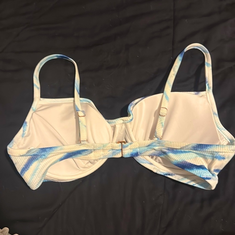 🌴 Shade & Shore Bikini Set – Chic & Supportive! Only $12! 🌴 - Picture 2 of 3